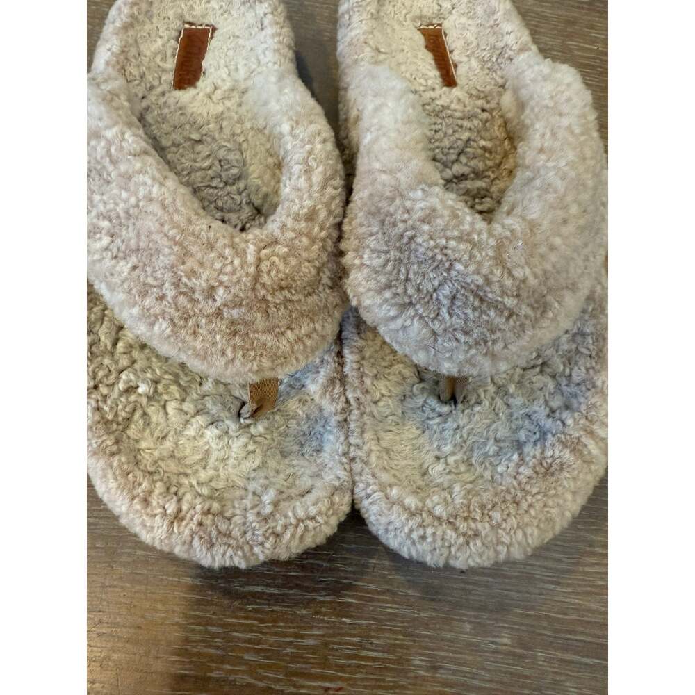 OluKai Kīpe'a Heu Fuzzy Slipper Sandals Shoes Tan Cream Women  size 8 - Picture 7 of 8